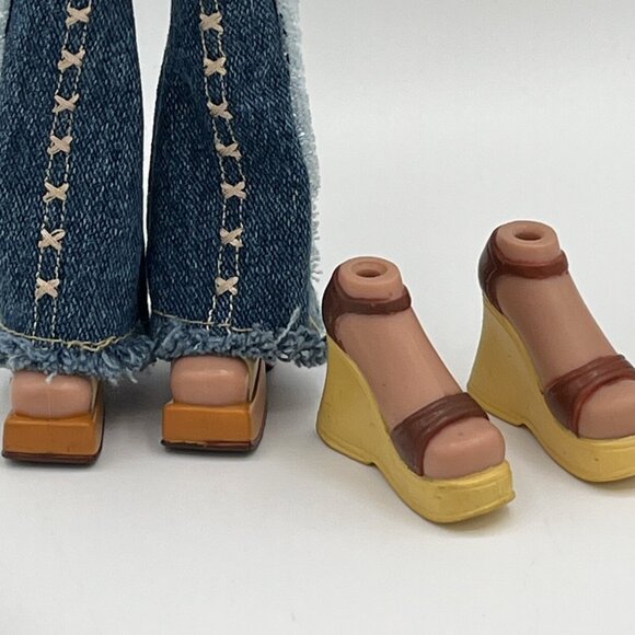 Vintage Bratz Strut It Yasmin Fashion Doll 2002 MGA Incomplete - Picture 5 of 12